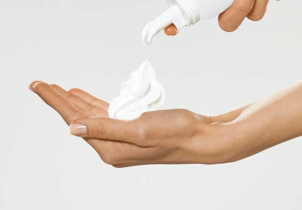WHIPPED CREAM LASH CLEANSER W/INTERGRADED GROWTH SERUM